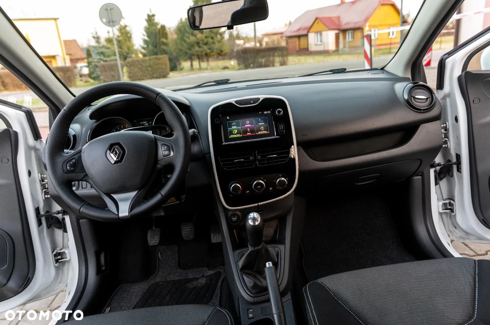 Renault Clio 1.2 16V 75 Life - 36