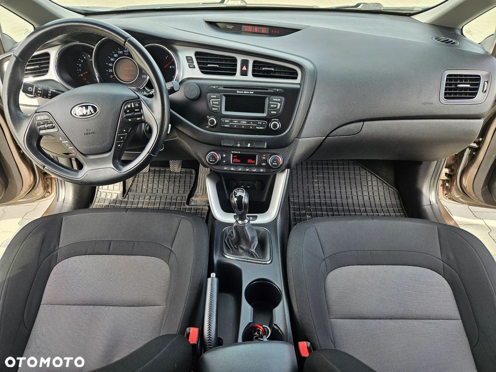 Kia Ceed 1.6 CRDi 128 Spirit - 18