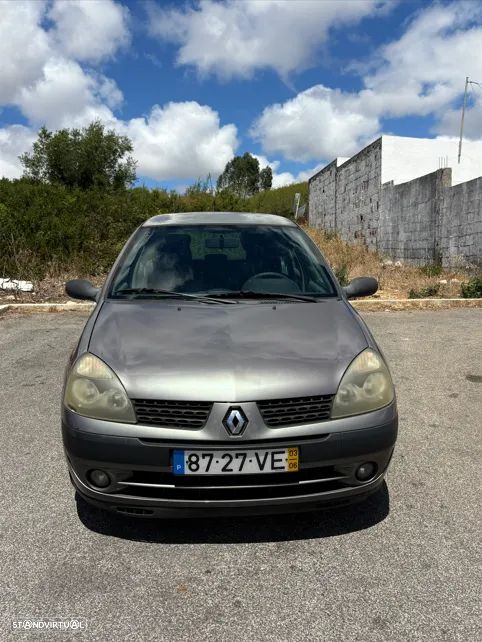 Renault Clio 1.2 16V Confort Authentique - 2