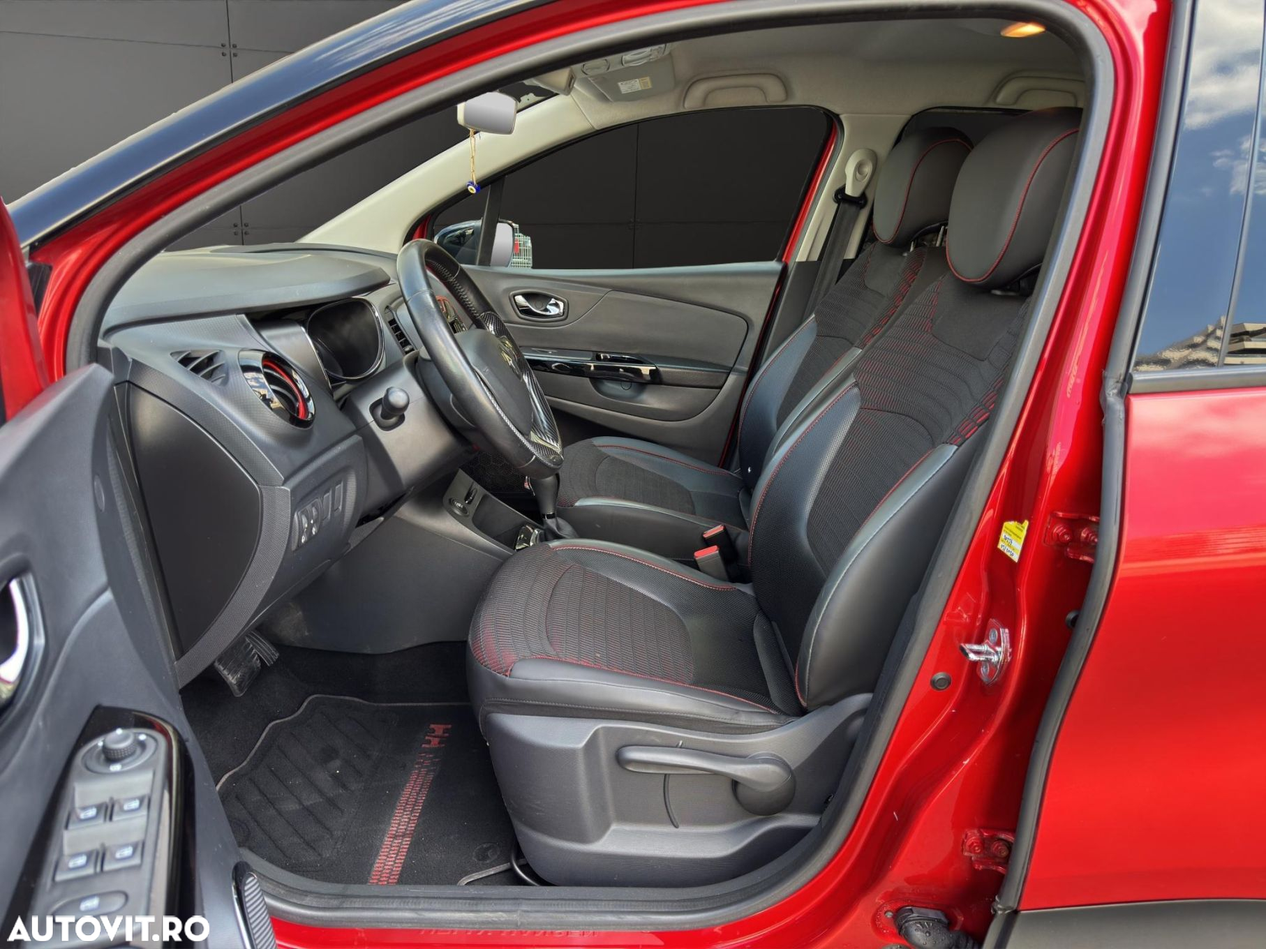 Renault Captur dCi 90 EDC Helly Hansen - 5