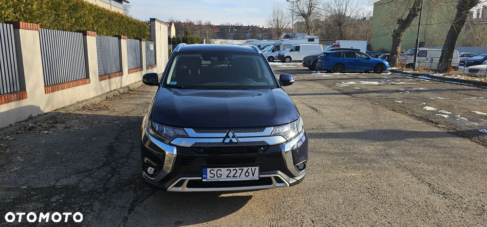 Mitsubishi Outlander 2.0 Instyle + 4WD CVT - 2