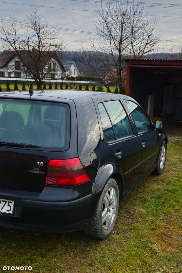 Volkswagen Golf 1.6 Basis - 6