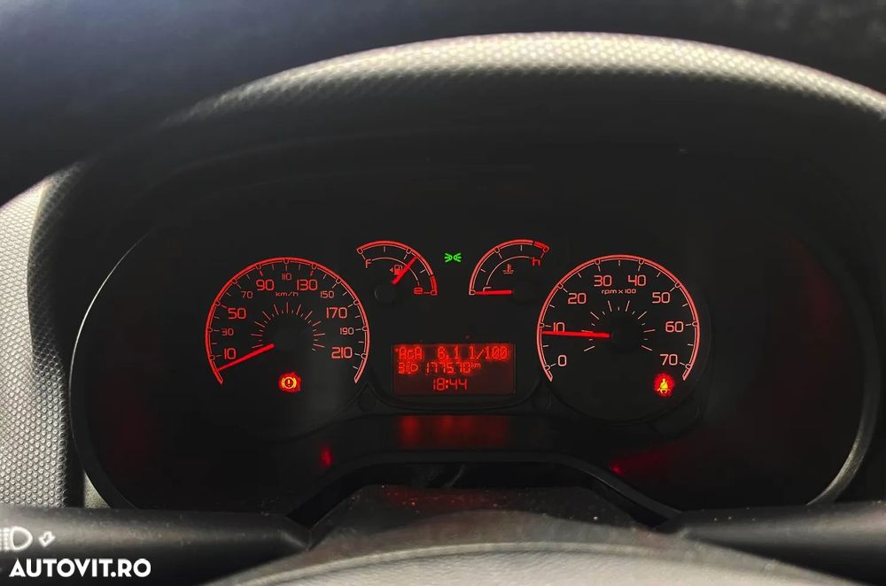 Fiat Doblo Combi 1.3 Mjet Maxi Confort - 4