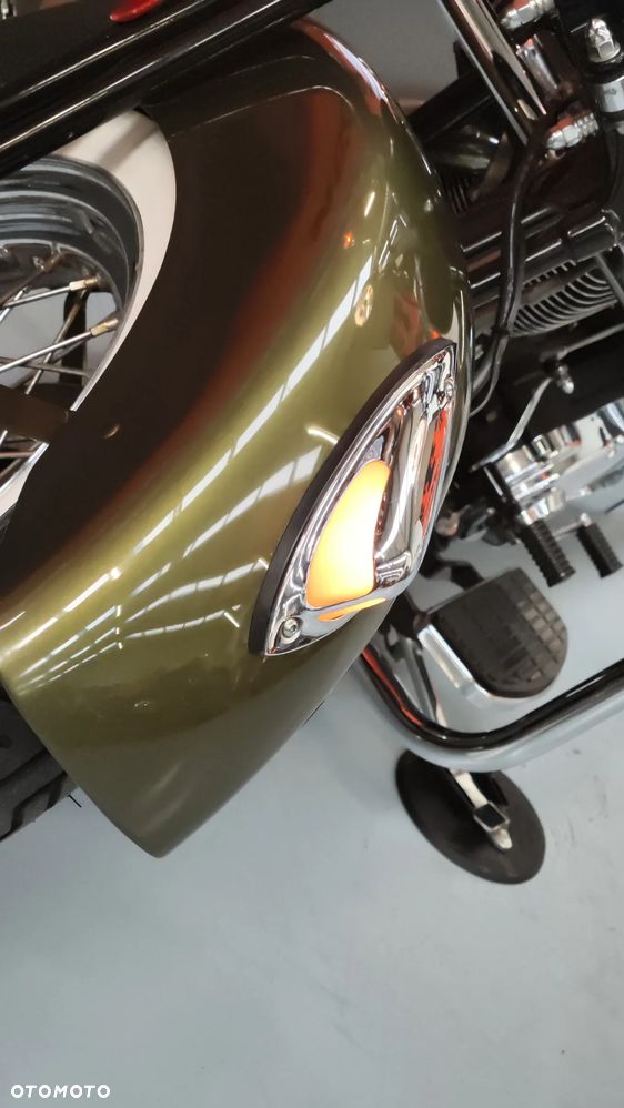 Harley-Davidson Softail Springer Classic - 32