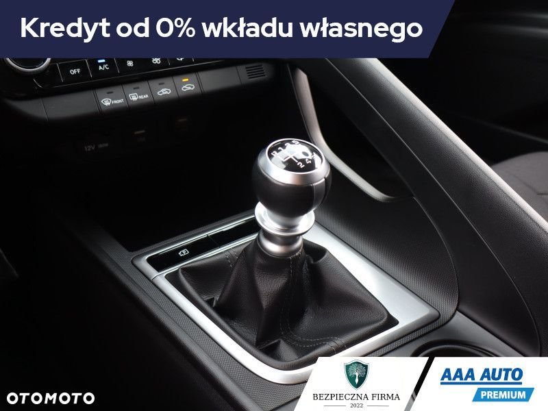 Hyundai Elantra - 14