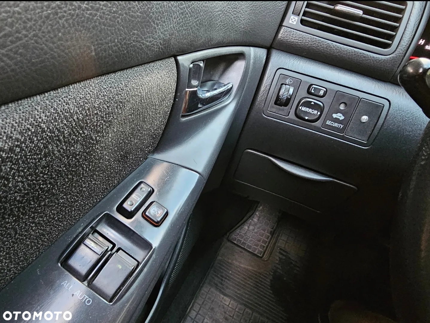Toyota Corolla - 15