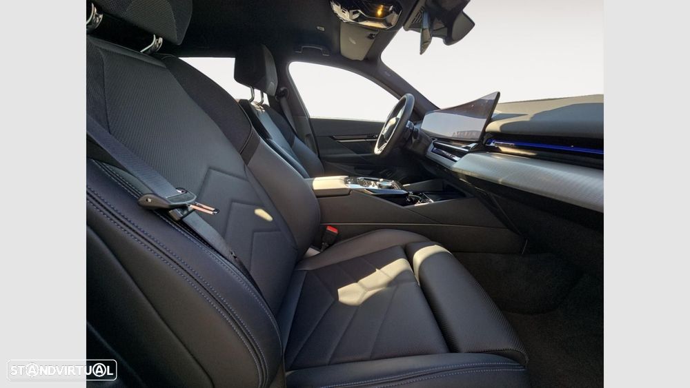 BMW 530 e Pack Desportivo M - 3