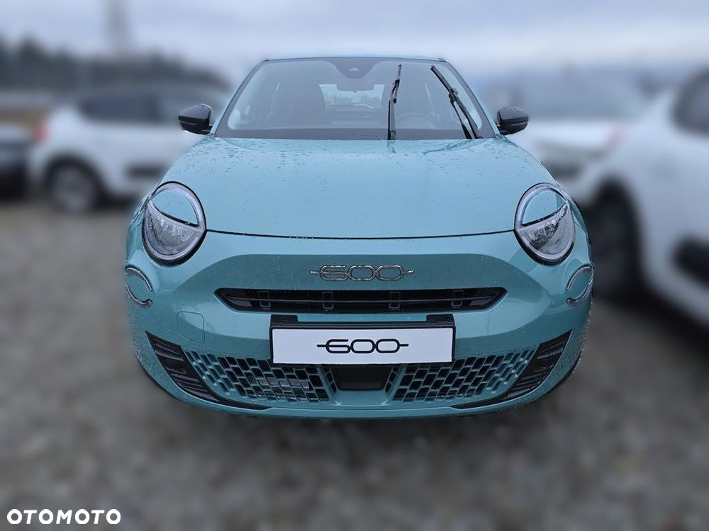Fiat 600 1.2 Turbo Hybrid eDCT - 2