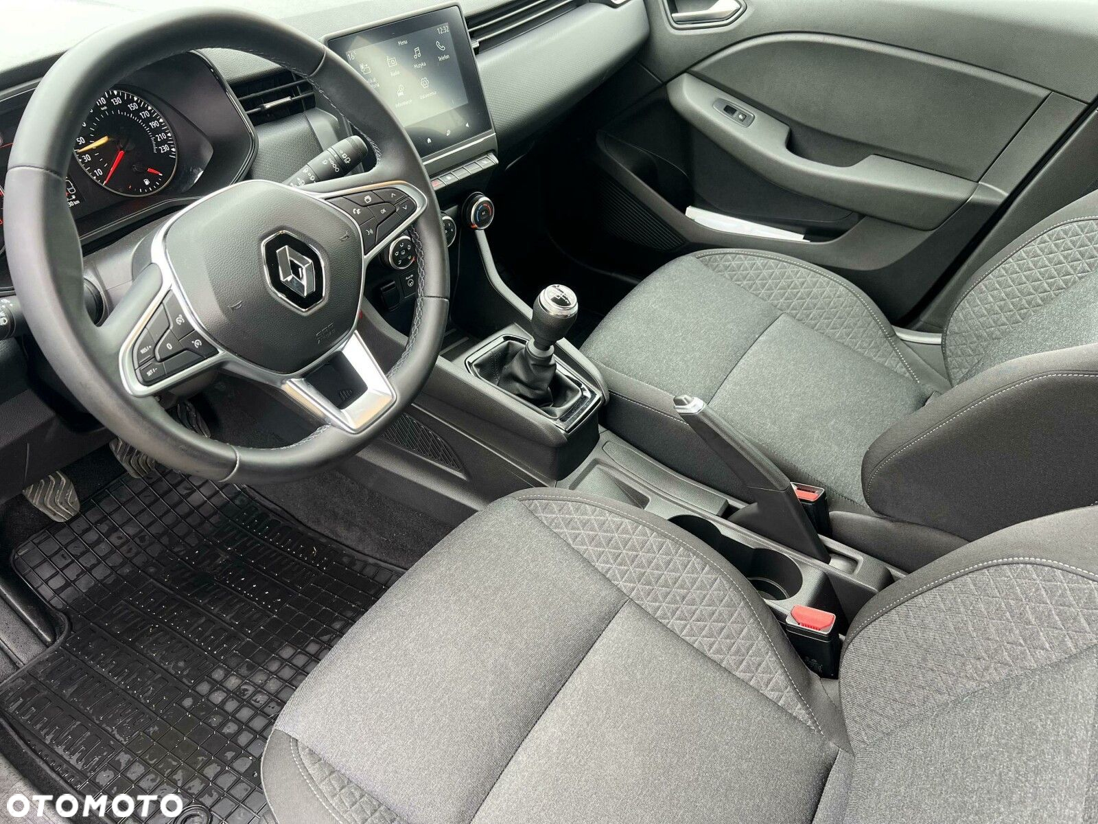 Renault Clio - 10