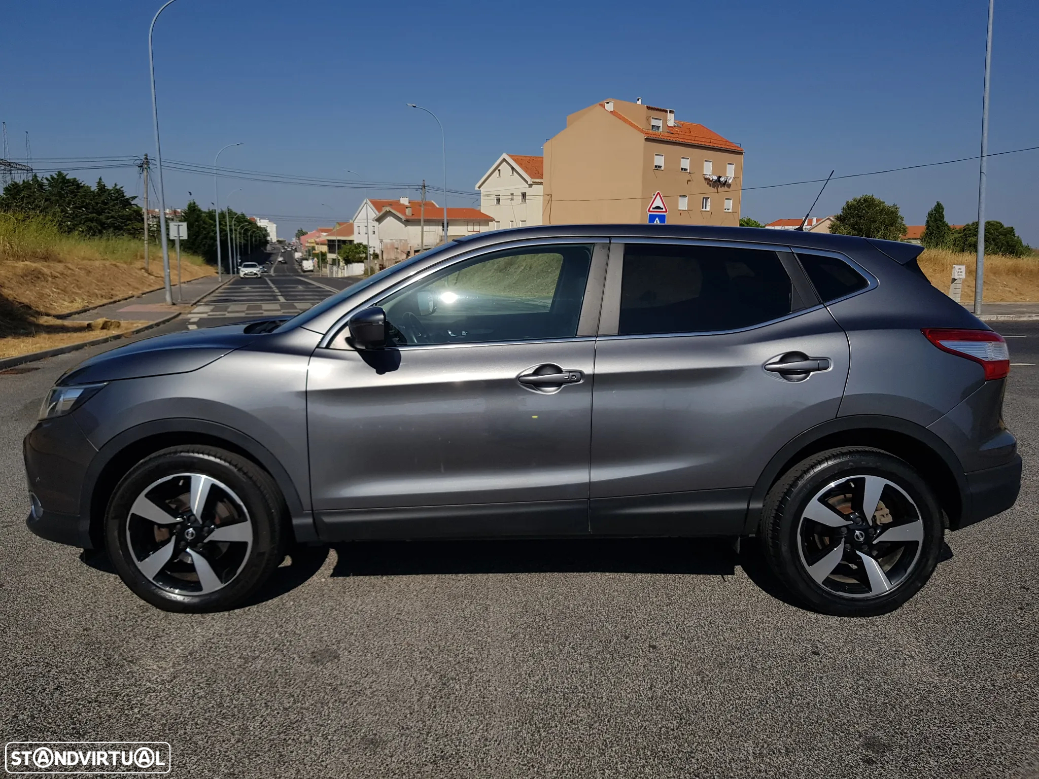 Nissan Qashqai 1.6 dCi 360 Xtronic - 6