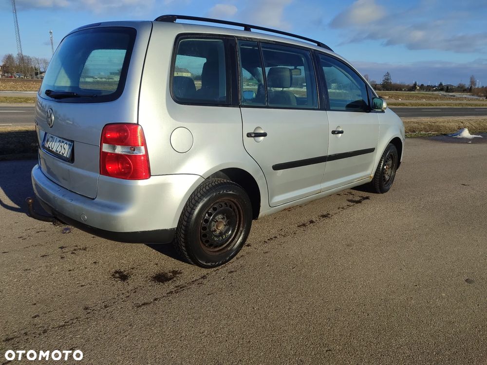 Volkswagen Touran 1.6 Basis - 2