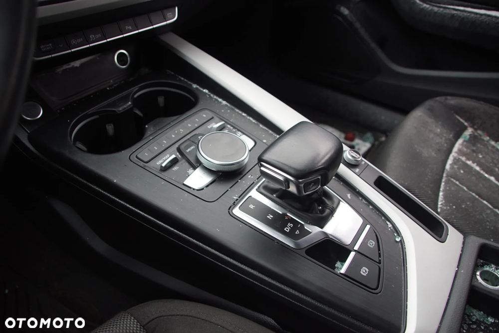 Auto na części - Audi A4 B9 S-Line 2.0 TFSI 190 KM DLVA TFE LS9R 2018R Silnik Skrzynia Drzwi Błotnik Zderzak Klapa Lampa Lusterko Szyba Deska Kokpit Sterownik Moduł Czujnik Licznik Wyświetlacz Panel Kierownica - 14