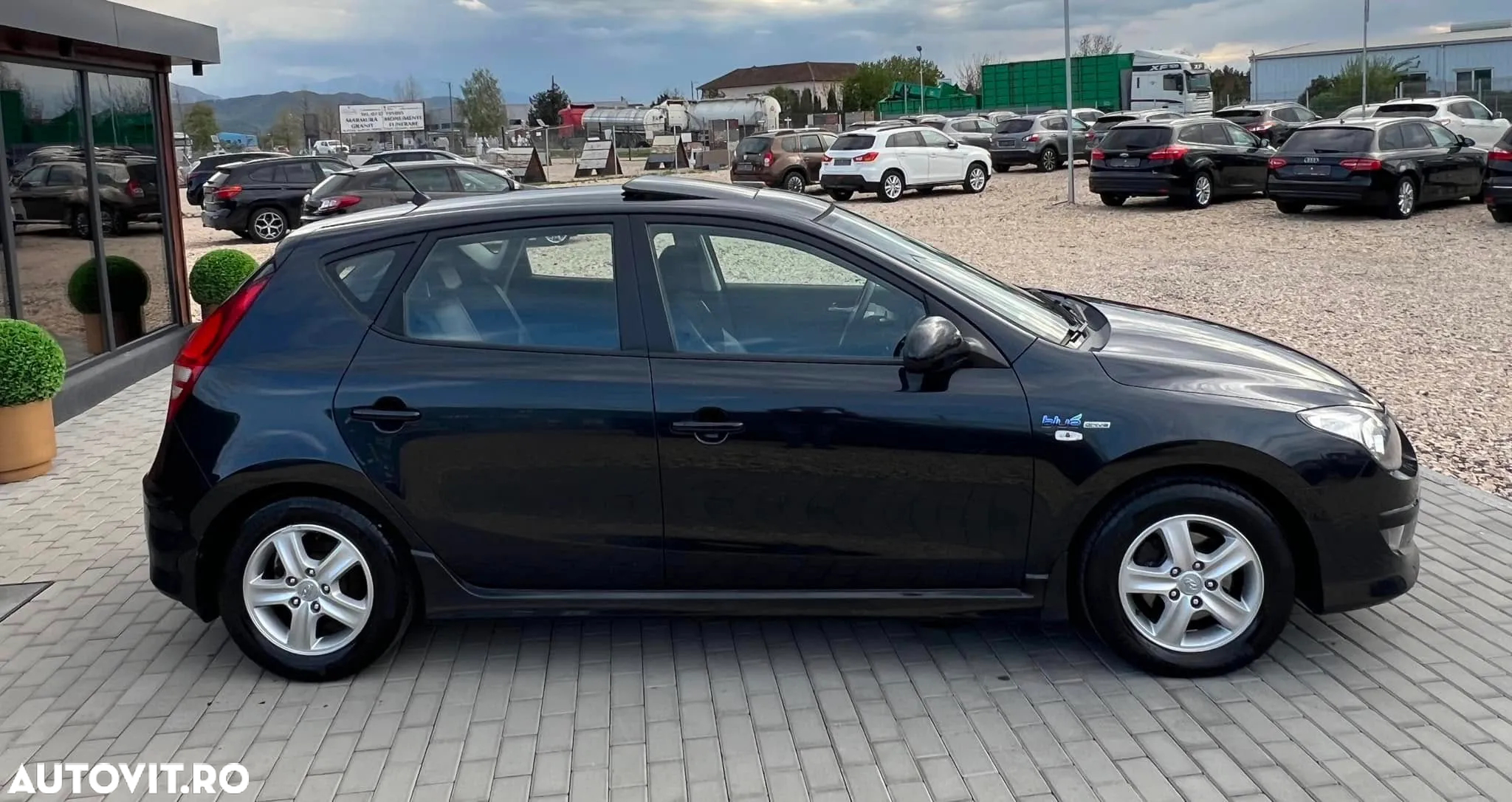 Hyundai i30 1.6 CRDi CLASSIC - 24