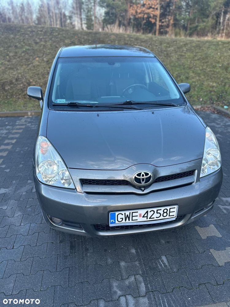 Toyota Corolla Verso 2.2 D-4D X 7os - 1