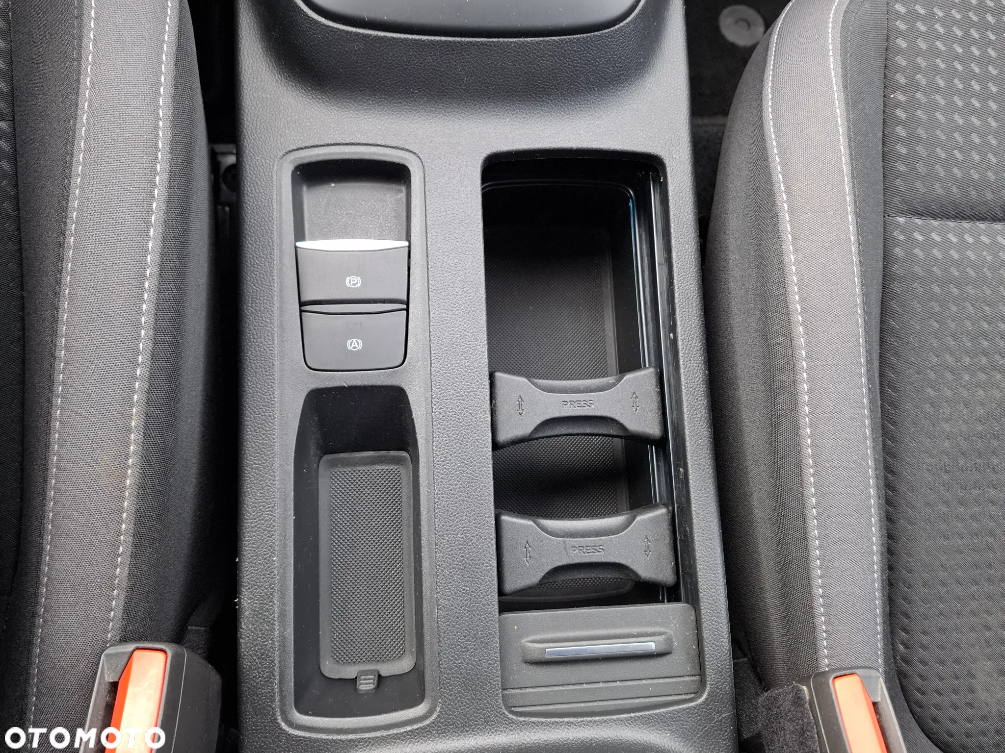 Ford Focus - 32