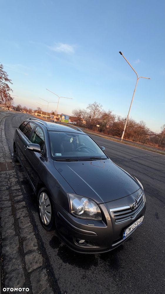 Toyota Avensis 2.0 VVT-i Sol - 1