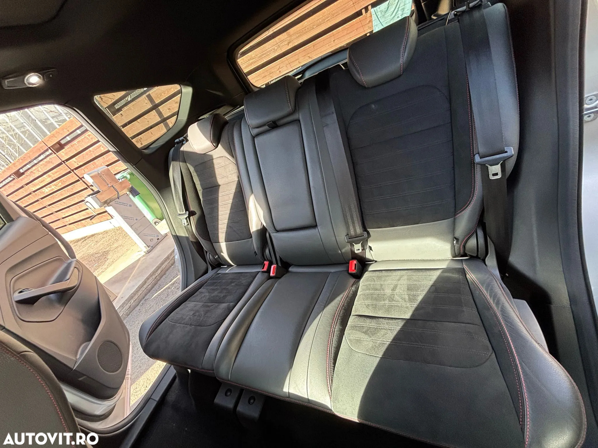 Ford Kuga 2.0 TDCi 4WD Powershift ST-Line - 25