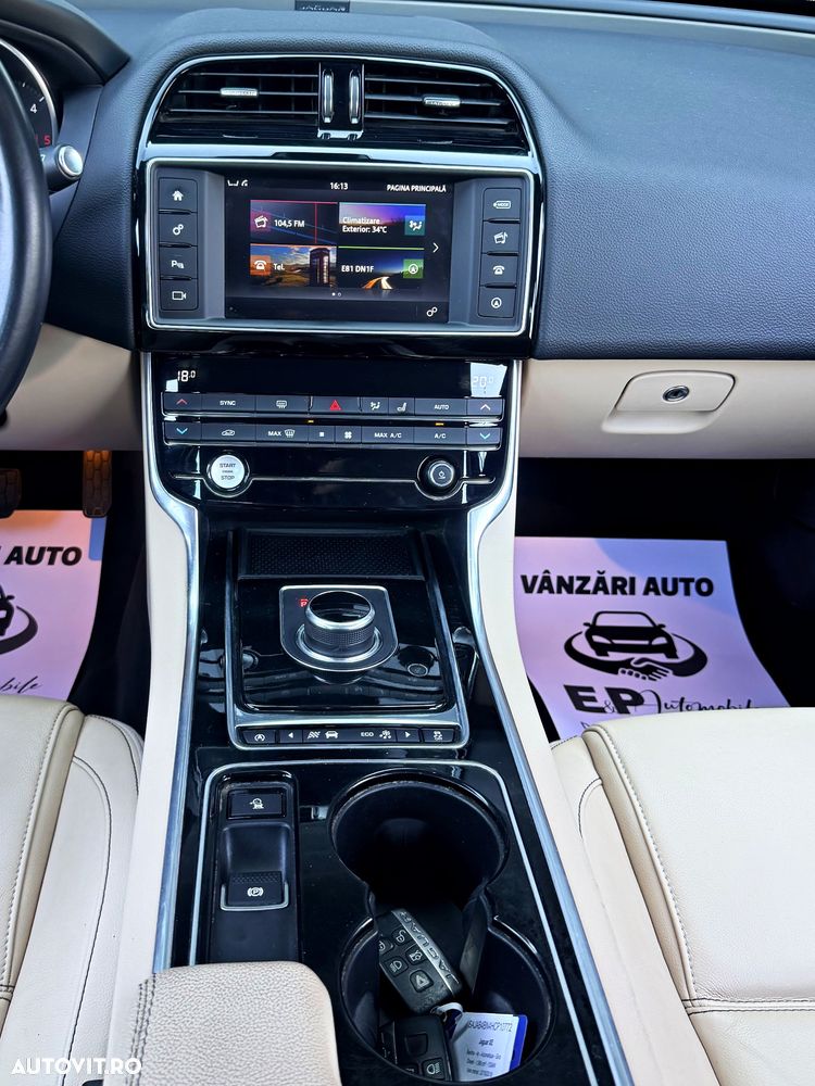 Jaguar XE 20d Aut. Prestige - 23