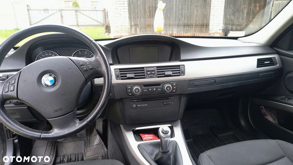 BMW Seria 3 318i - 7