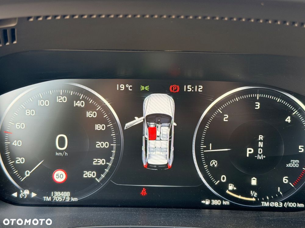 Volvo XC 60 B5 D AWD R-Design - 3