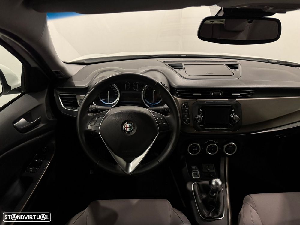 Alfa Romeo Giulietta 1.6 JTDM Distinctive - 8