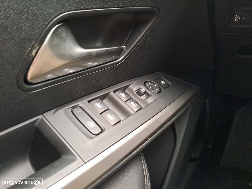 Peugeot 5008 1.2 Hybrid Allure e-DCS6 - 18