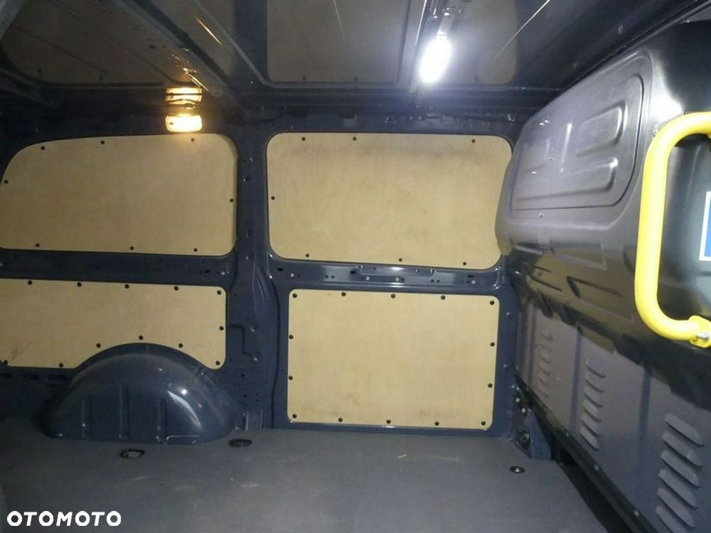 Mercedes-Benz Vito - 17