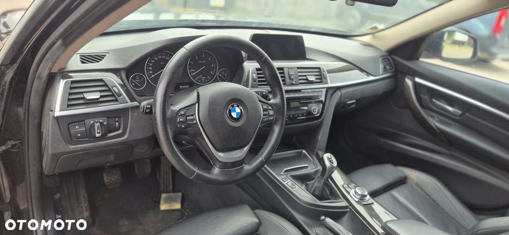 BMW Seria 3 318d xDrive Luxury Line - 15