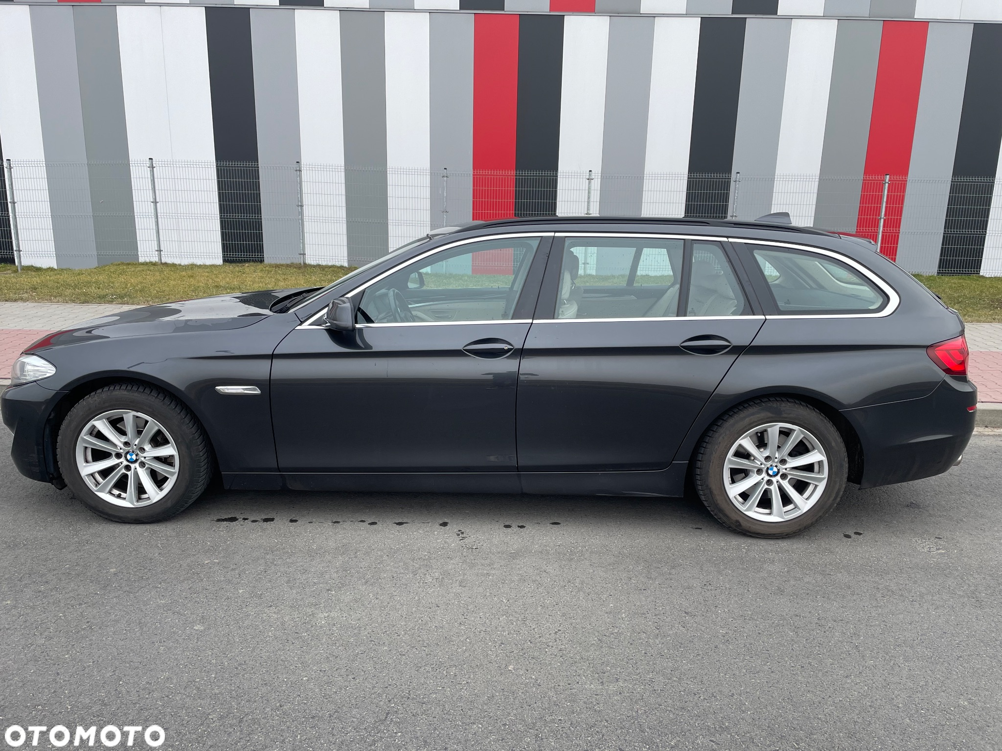 BMW Seria 5 520d Touring - 16