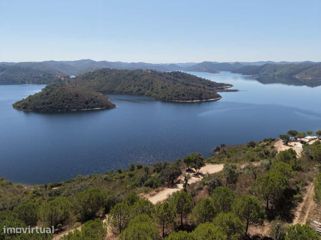 Quinta Off-Grid de 10 Hectares com Acesso ao Lago e Ancoradouro - Grande imagem: 3/30
