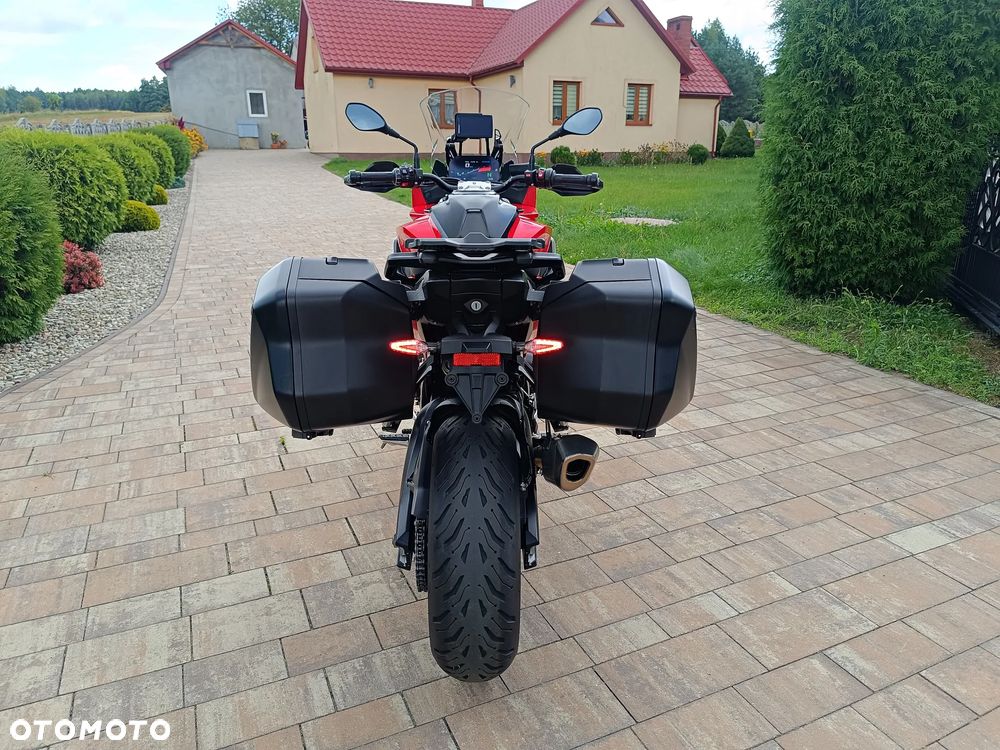 BMW XR - 8