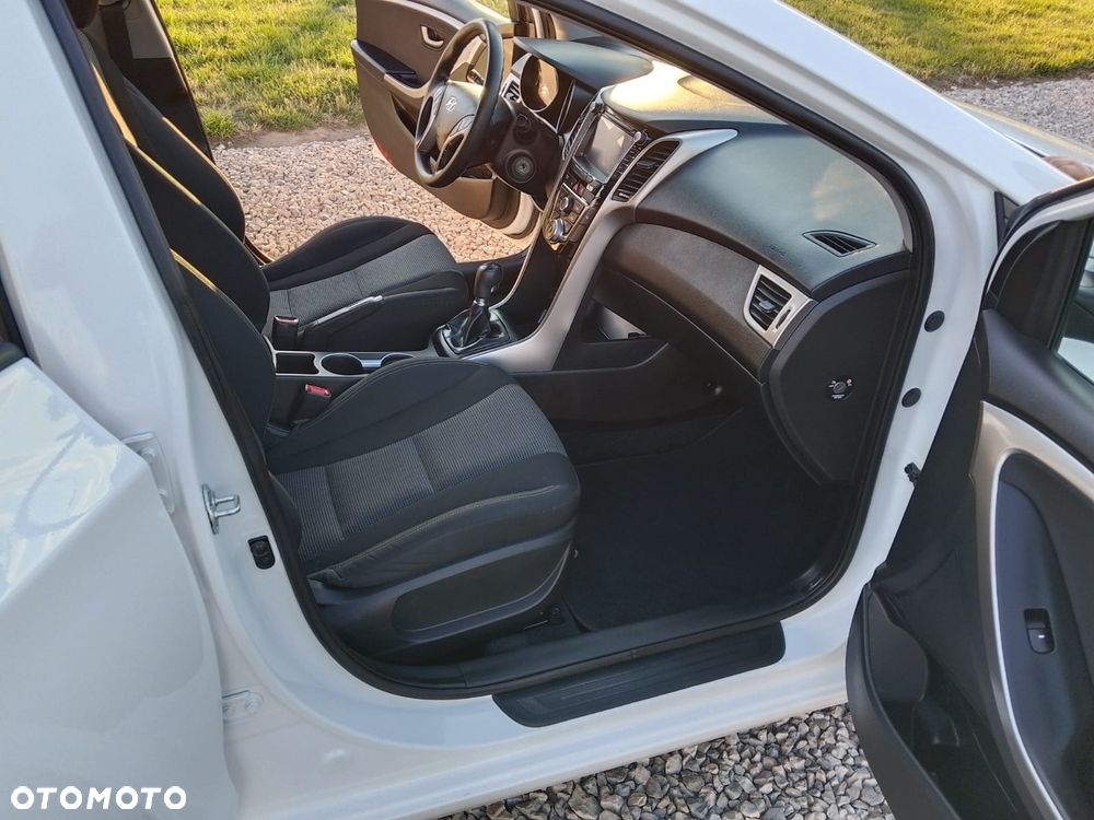 Hyundai i30 1.4 BlueDrive Comfort - 13