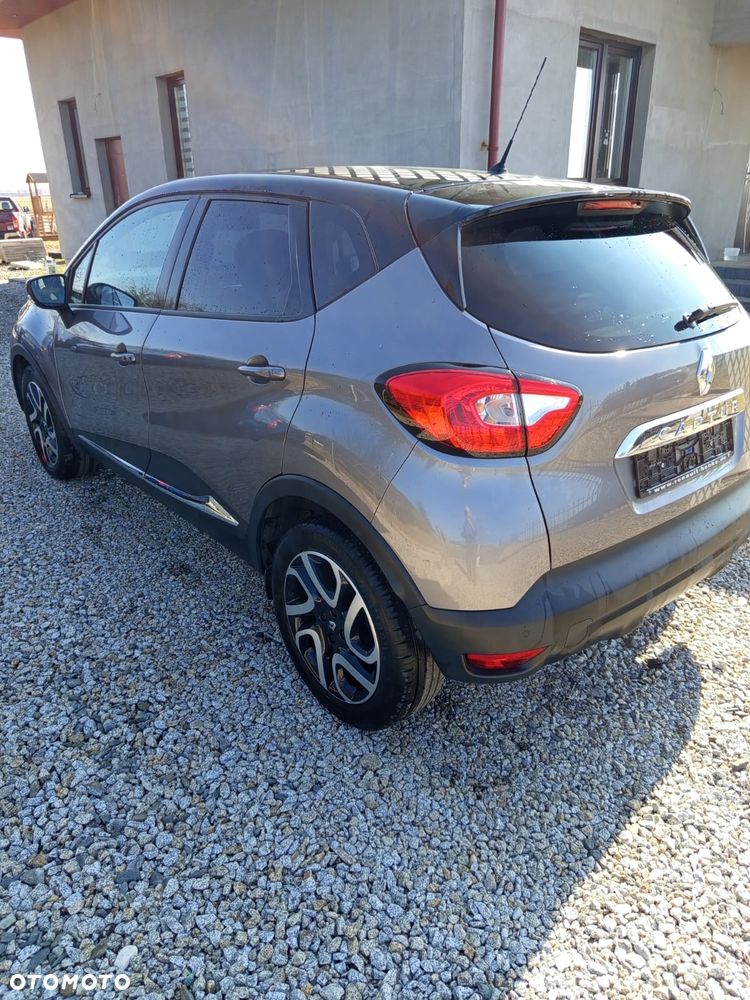 Renault Captur TCe 120 EDC Helly Hansen - 4