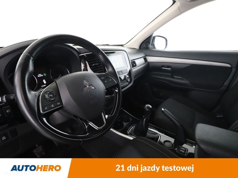 Mitsubishi Outlander - 11