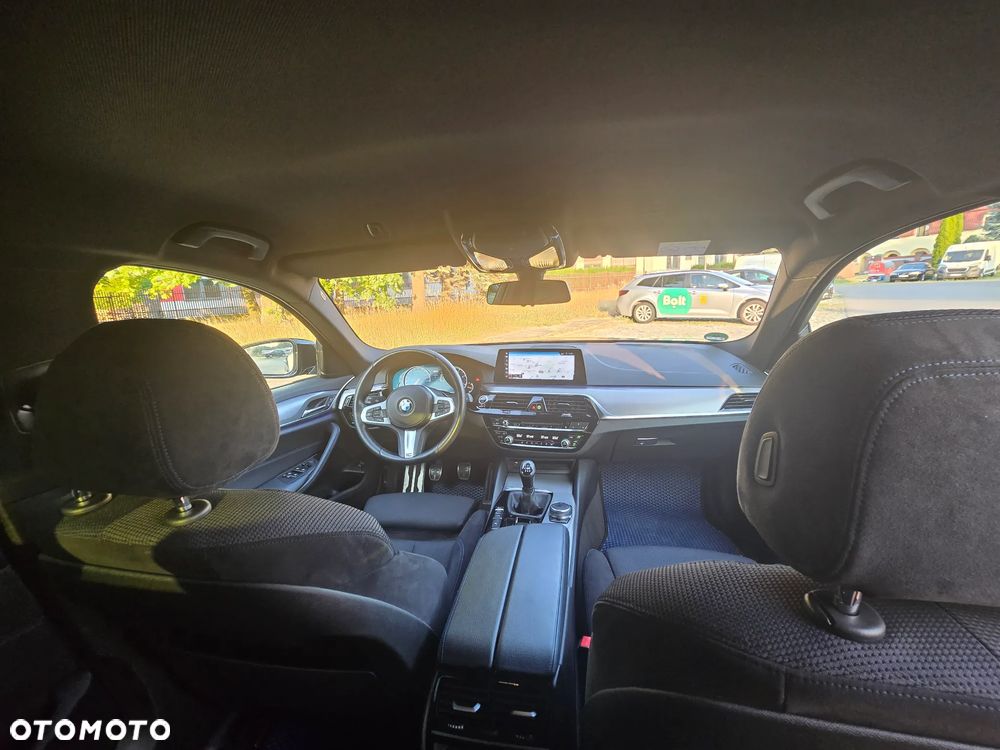 BMW Seria 5 520d M Sport - 17