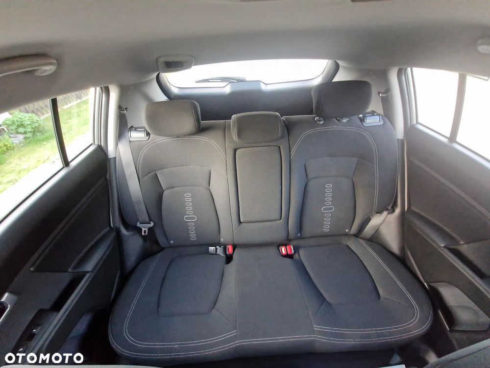 Kia Sportage 2.0 CVVT 2WD Automatik Vision - 37