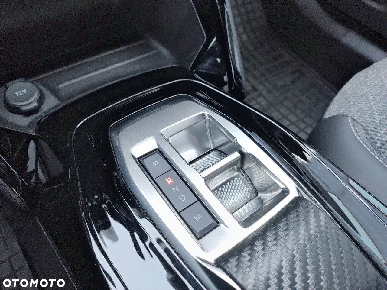 Peugeot 2008 1.2 PureTech Allure S&S EAT8 - 19