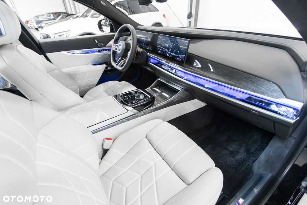 BMW Seria 7 M760e PHEV xDrive Individual Edition sport - 21
