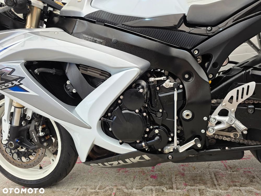 Suzuki GSX-R - 19