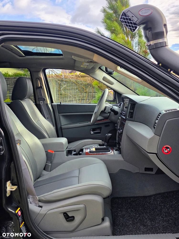 Jeep Grand Cherokee - 13