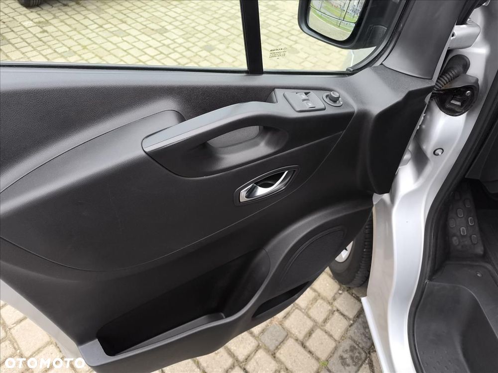 Renault trafic - 12