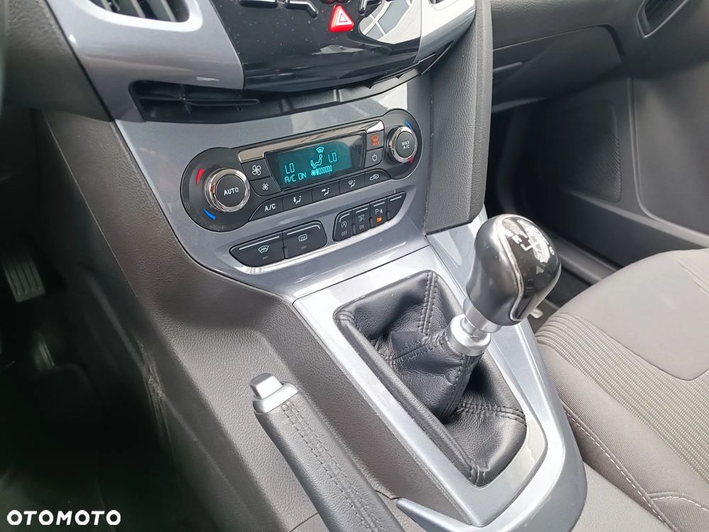 Ford Focus 1.6 EcoBoost Titanium - 23