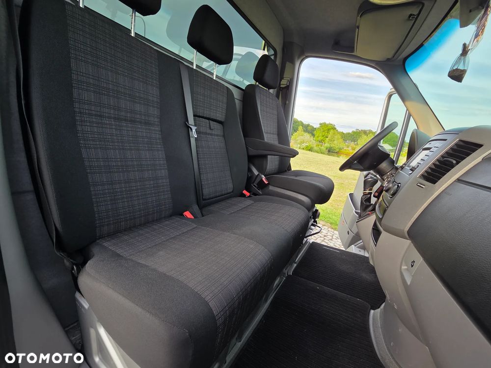 Mercedes-Benz Sprinter - 28