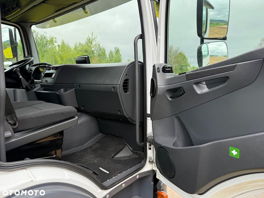 Mercedes-Benz Atego 1527 wywrotka  klimatyzacja sprowadzony - 11
