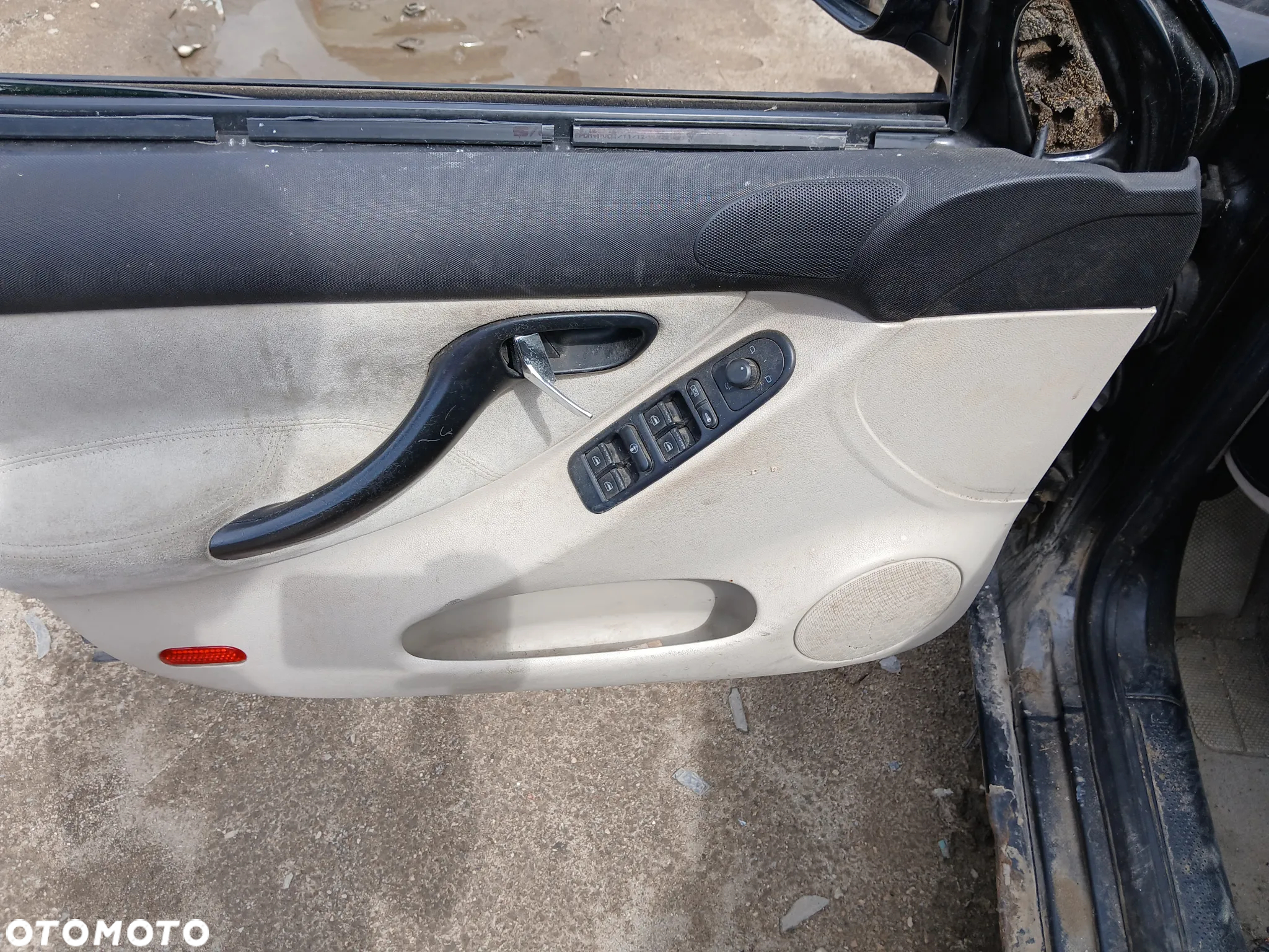 seat toledo II 2 LC9Z fotel fotele kanapa deska kokpit podsufitka boczek boczki klamka podłokietnik - 3
