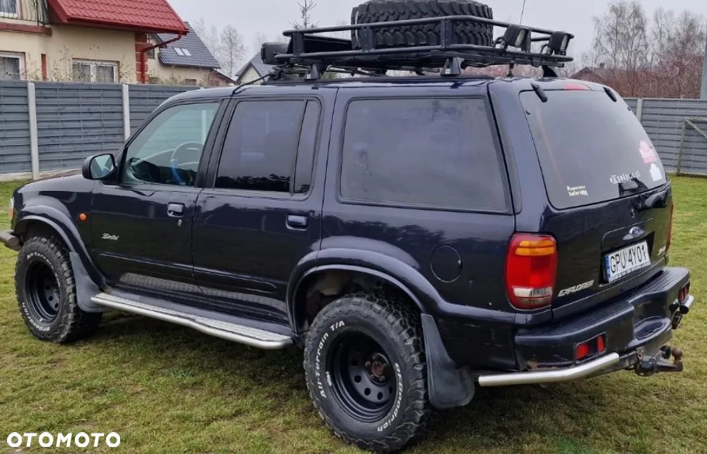 Ford Explorer - 3