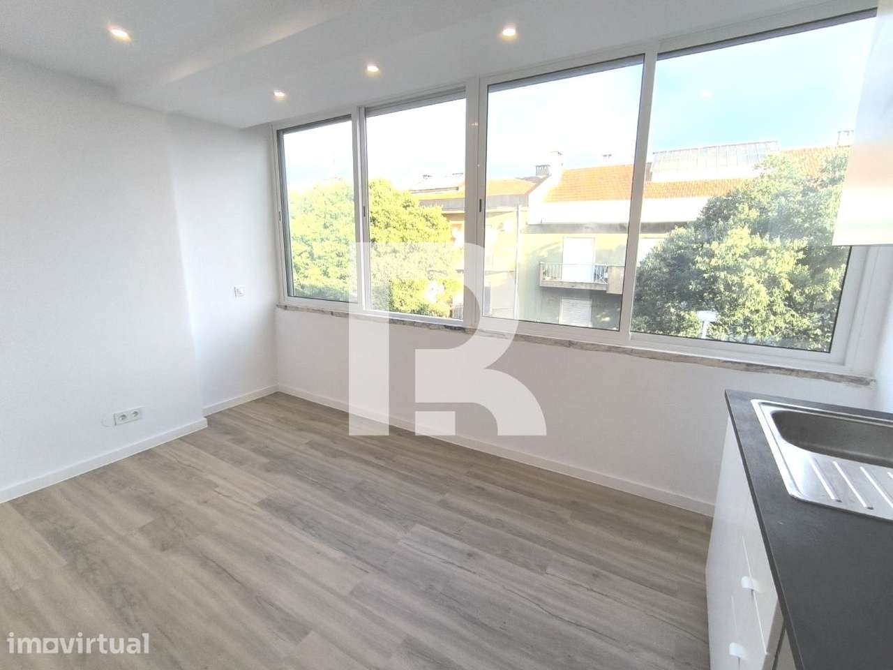 Apartamento T2 totalmente Remodelado na Damaia - Grande imagem: 4/25