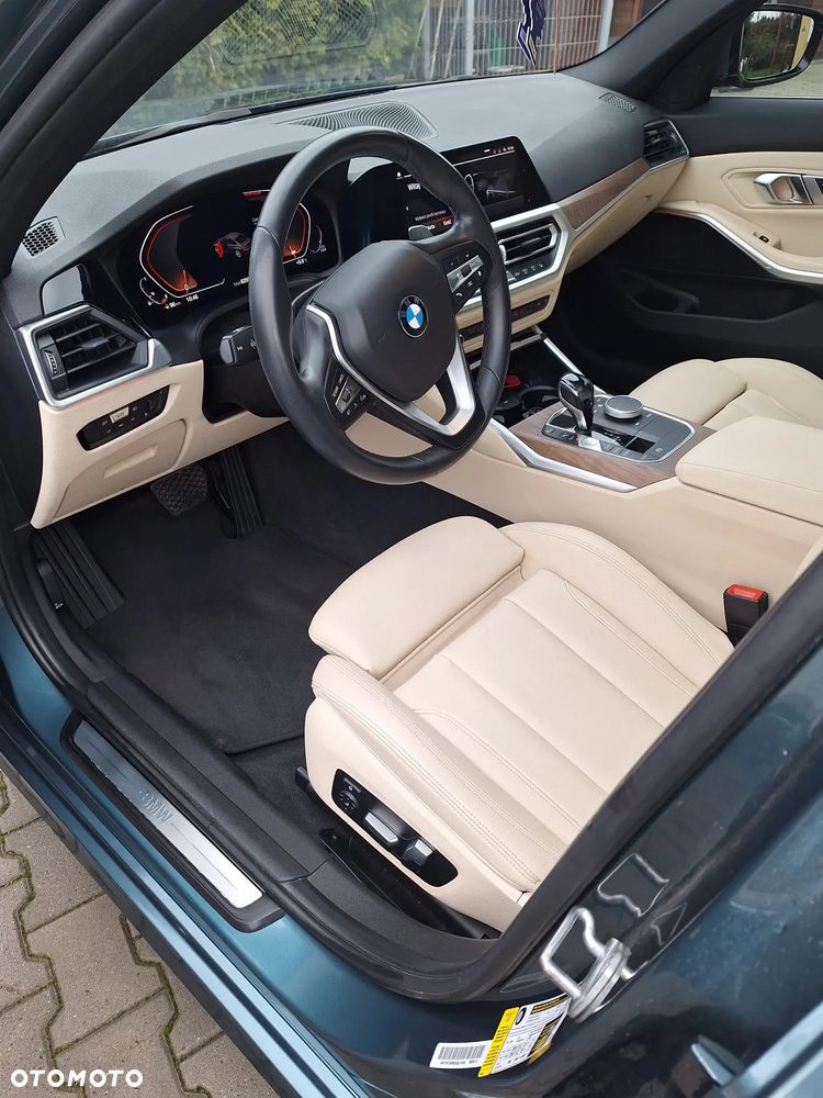 BMW Seria 3 330i Sport Line - 16