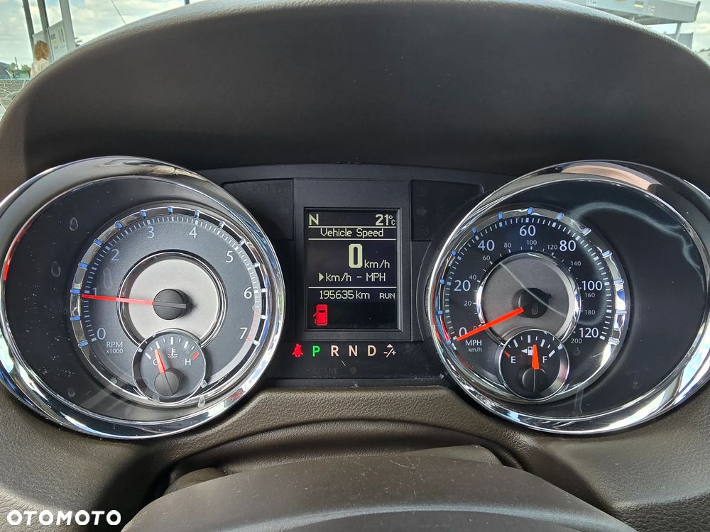 Chrysler Town & Country 3.6 Limited - 14