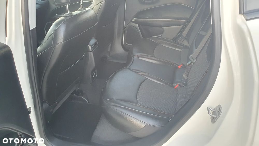 Jeep Compass - 10